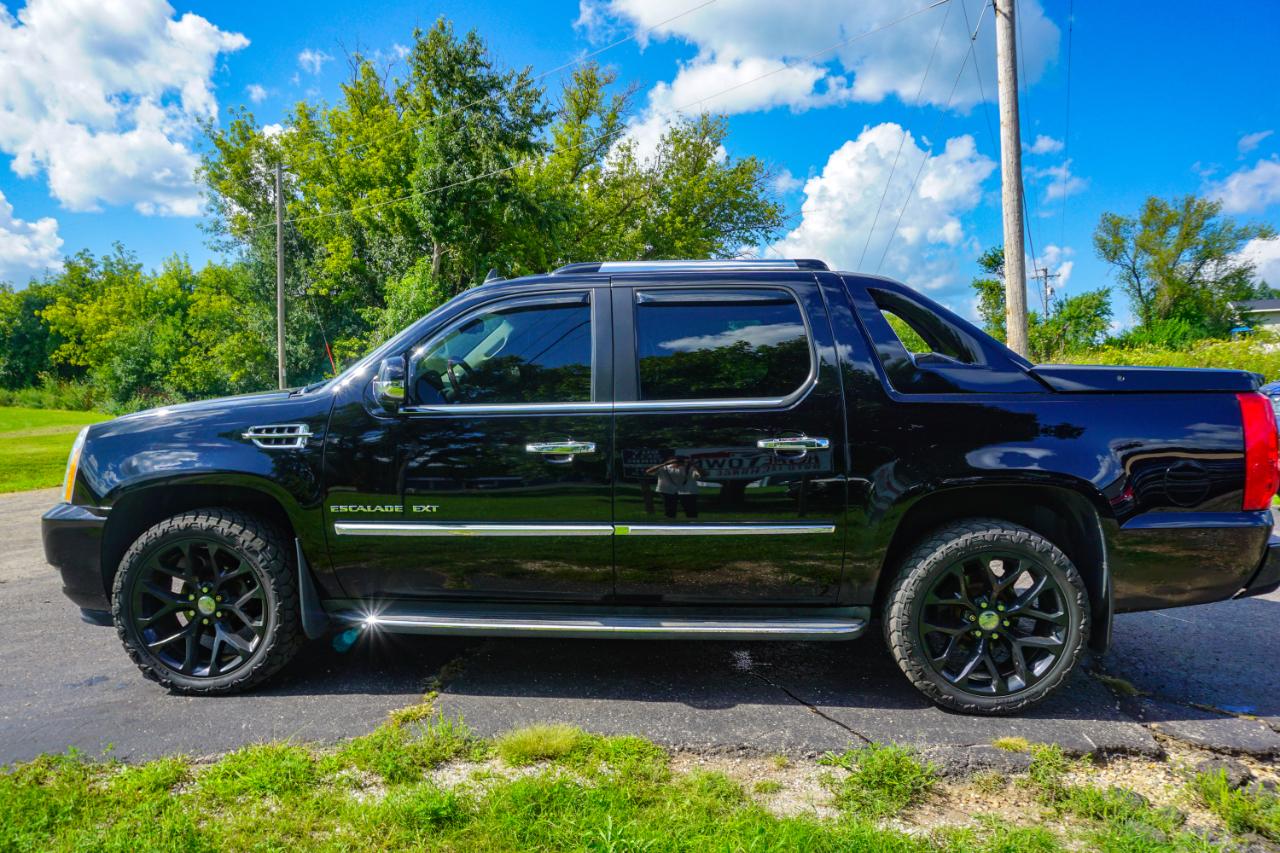 Cadillac Escalade EXT AWD 4dr Base 2011