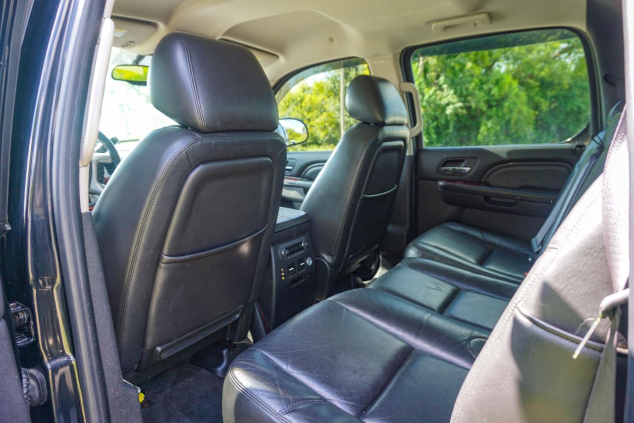 Cadillac Escalade EXT AWD 4dr Base 2011