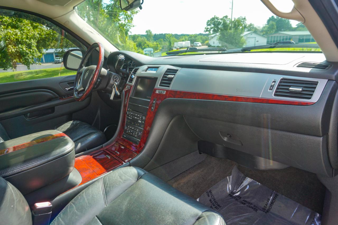 Cadillac Escalade EXT AWD 4dr Base 2011