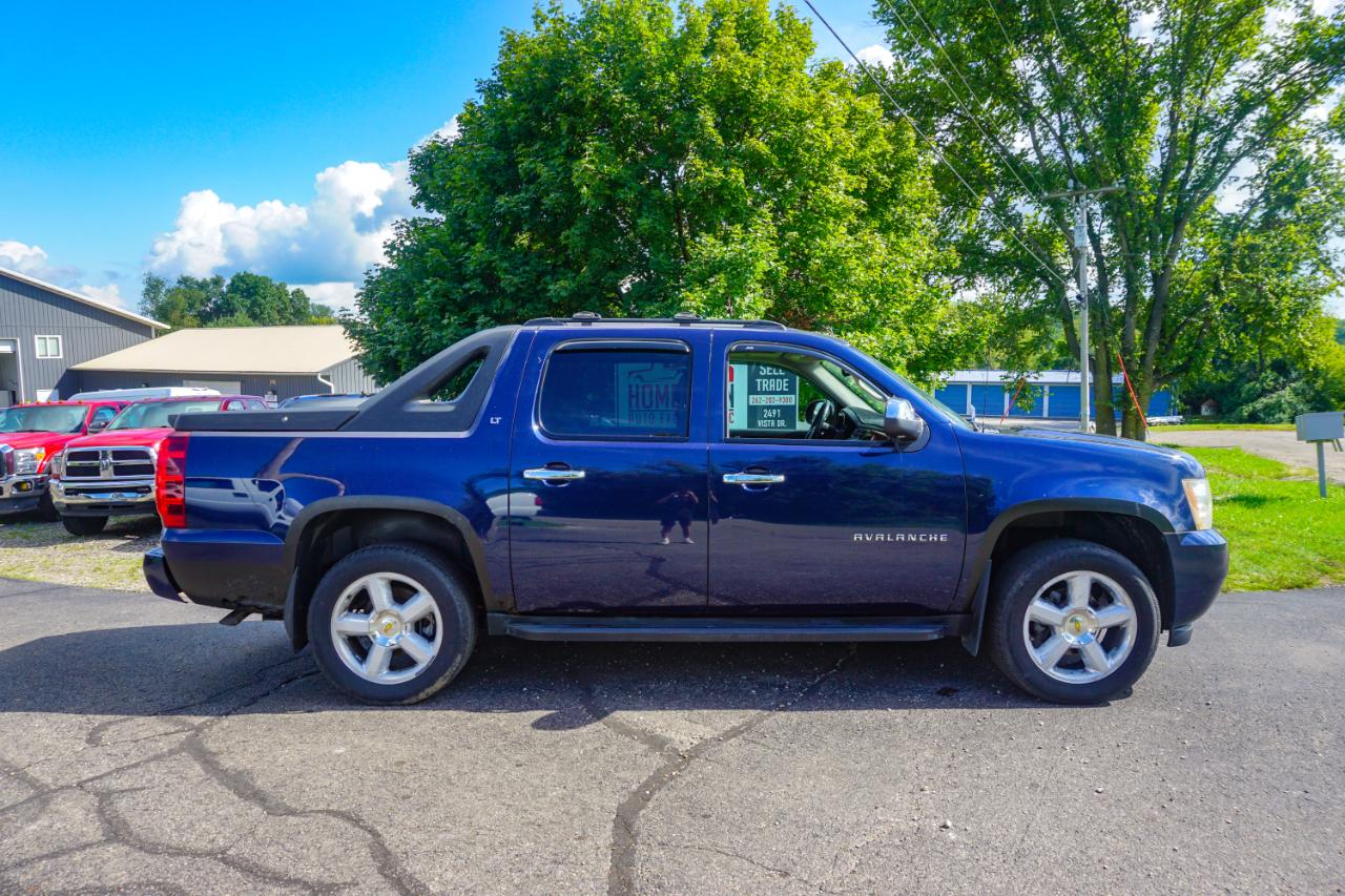 Chevrolet Avalanche 4WD Crew Cab LT 2011