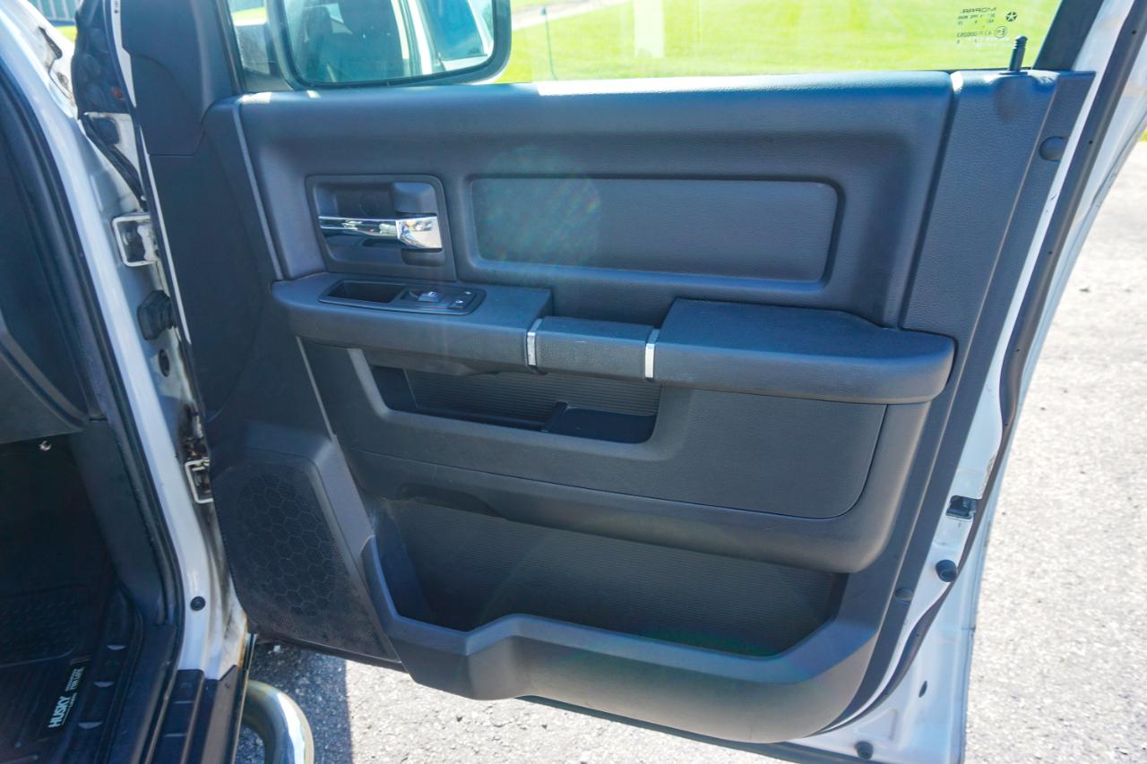 RAM 1500 4WD Quad Cab 140.5" Sport 2011