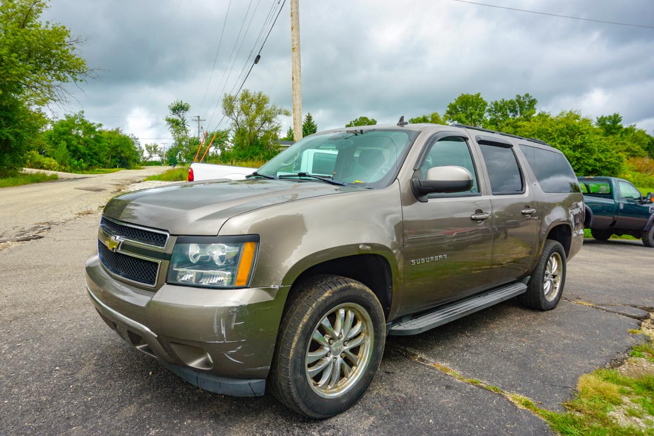 Chevrolet Suburban 4WD 4dr 1500 LT 2011