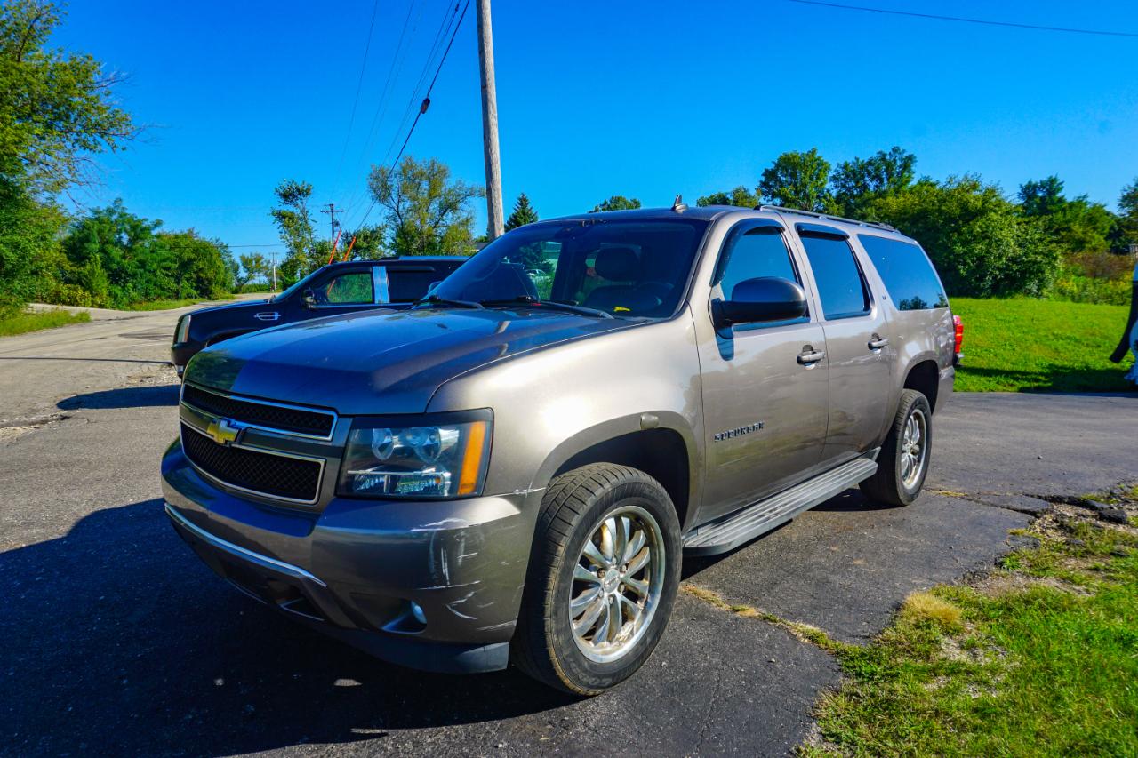 Chevrolet Suburban 4WD 4dr 1500 LT 2011