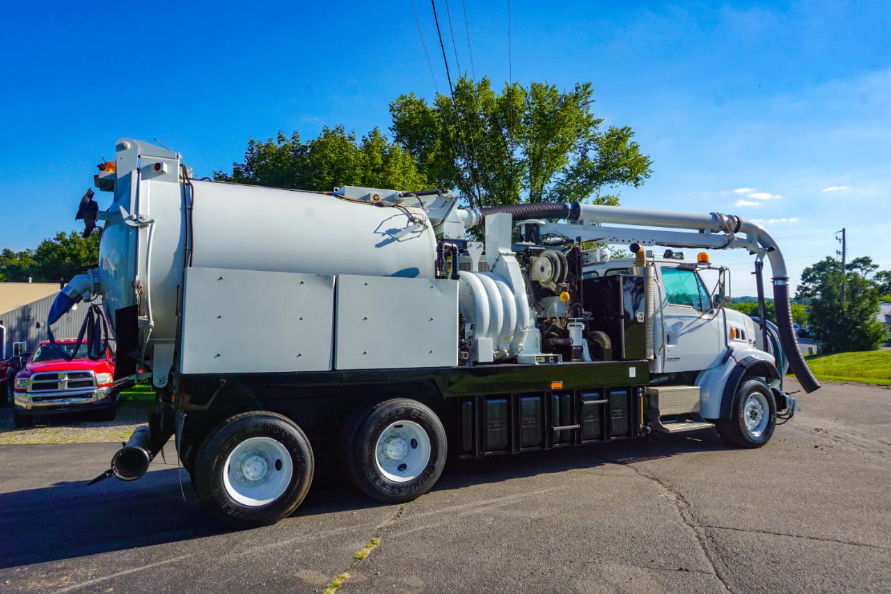 Sterling M8500 Acterra  2005