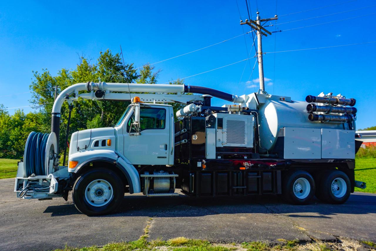 Sterling M8500 Acterra  2005