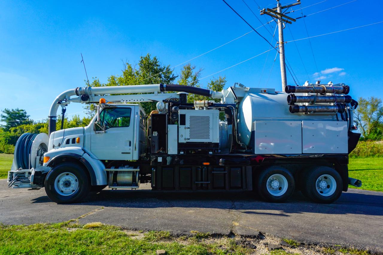 Sterling M8500 Acterra  2005