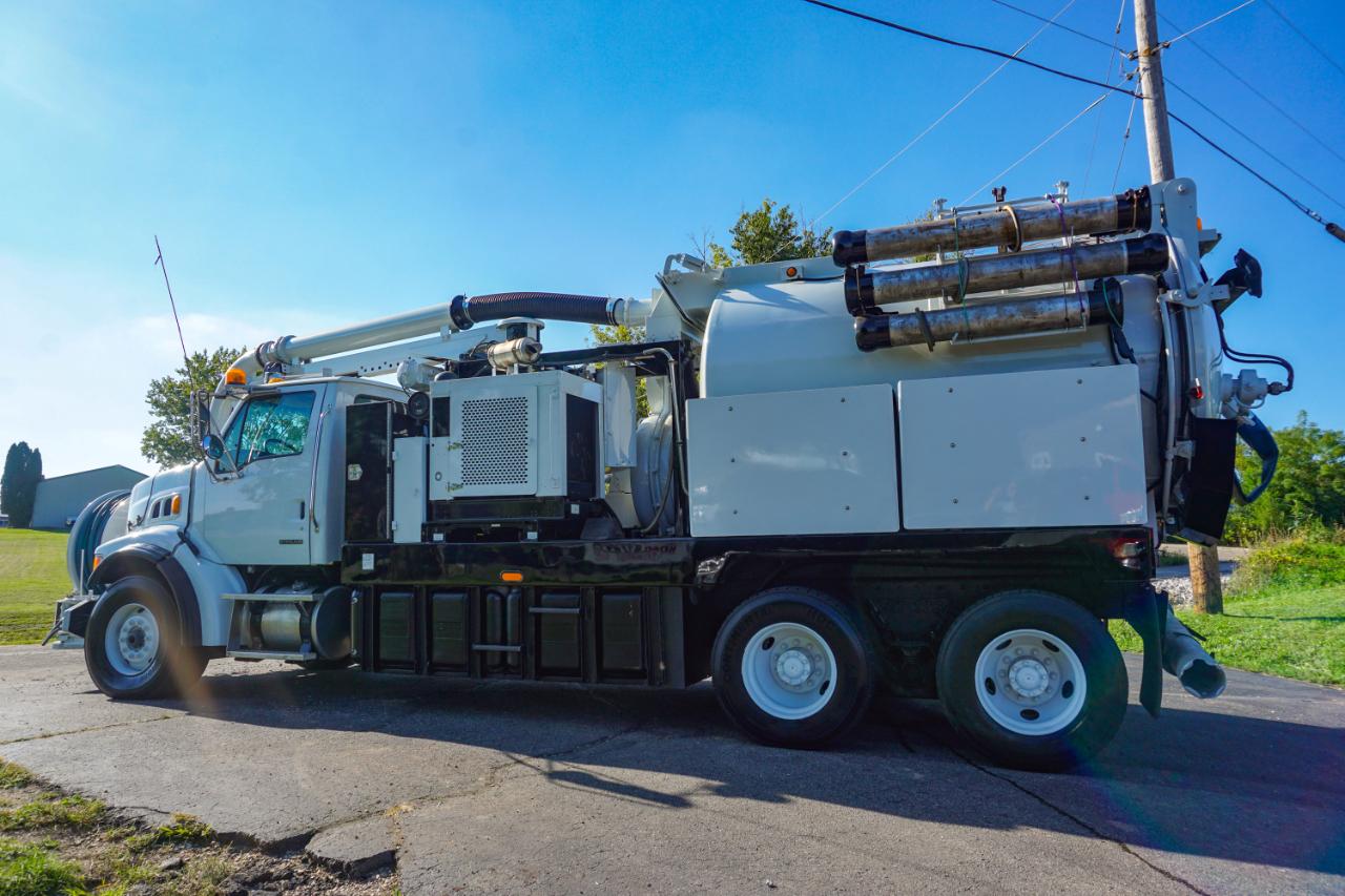 Sterling M8500 Acterra  2005