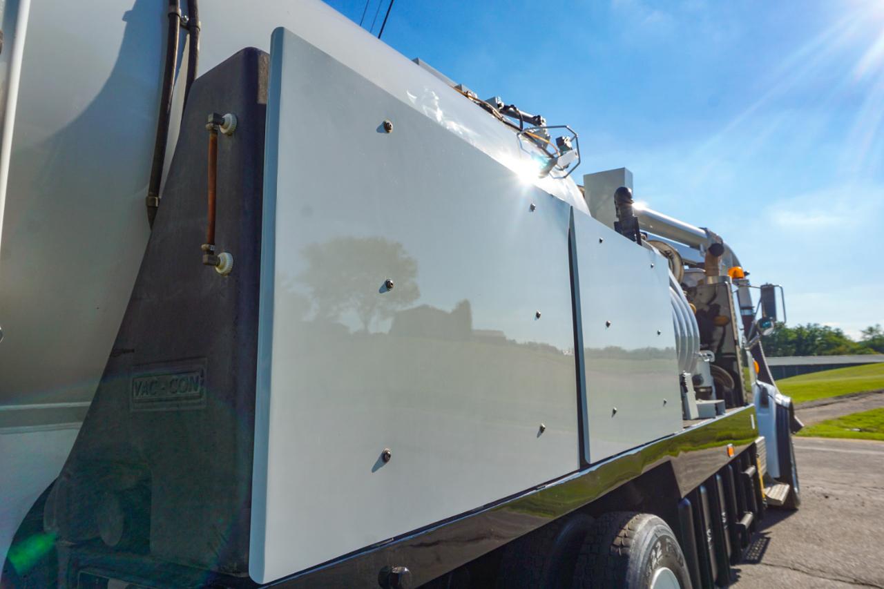 Sterling M8500 Acterra  2005