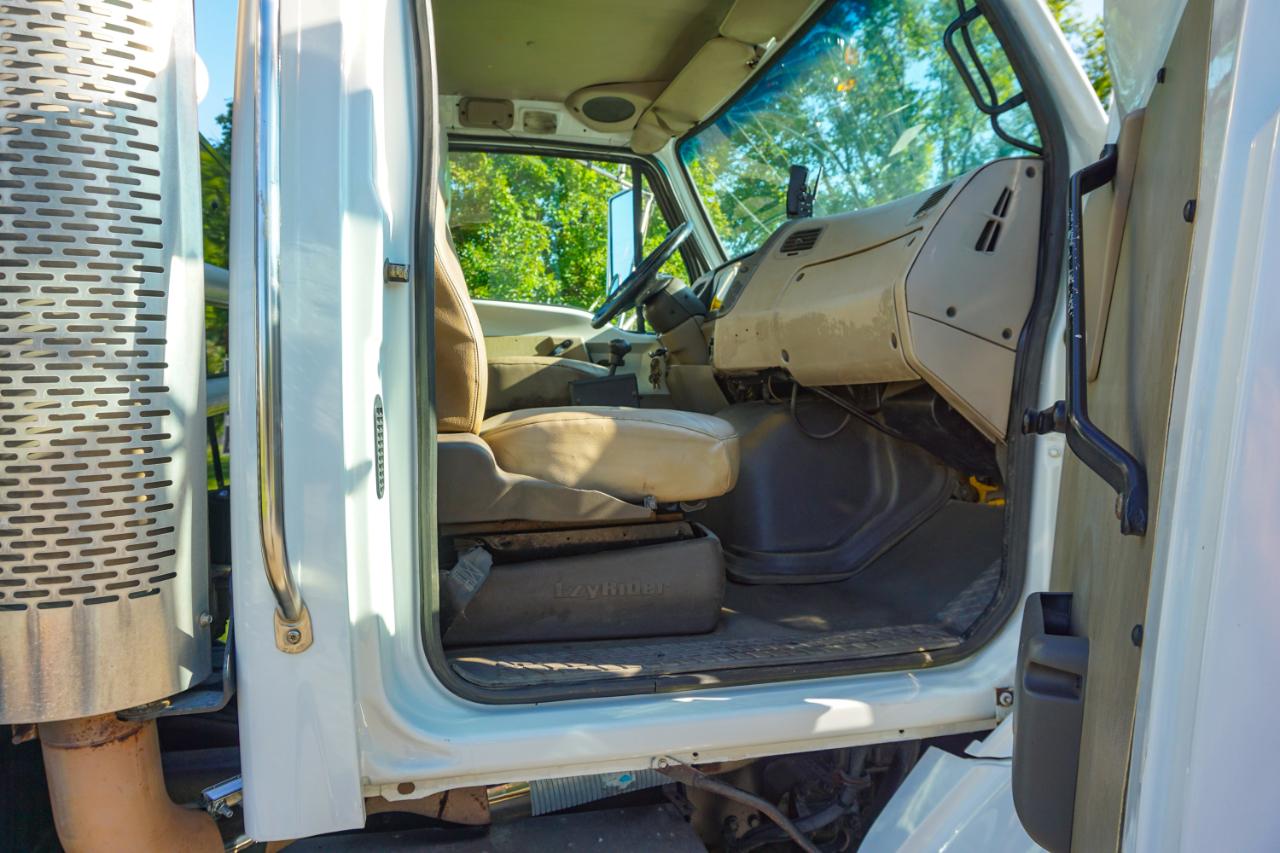 Sterling M8500 Acterra  2005