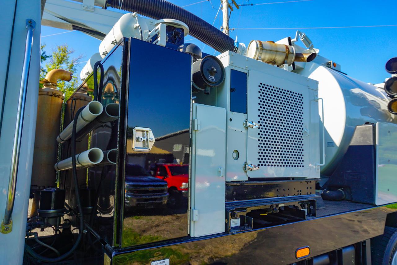 Sterling M8500 Acterra  2005