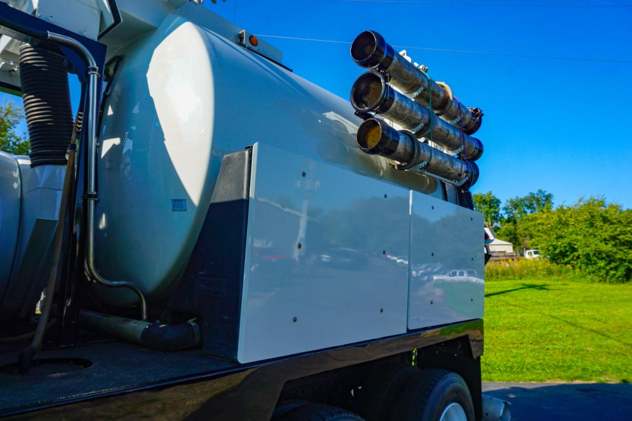 Sterling M8500 Acterra  2005