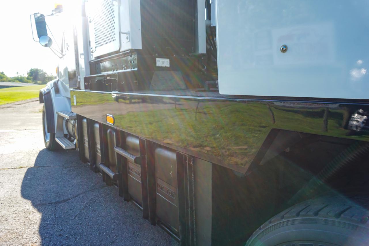 Sterling M8500 Acterra  2005