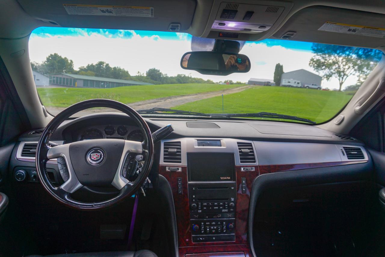 Cadillac Escalade AWD 4dr 2008