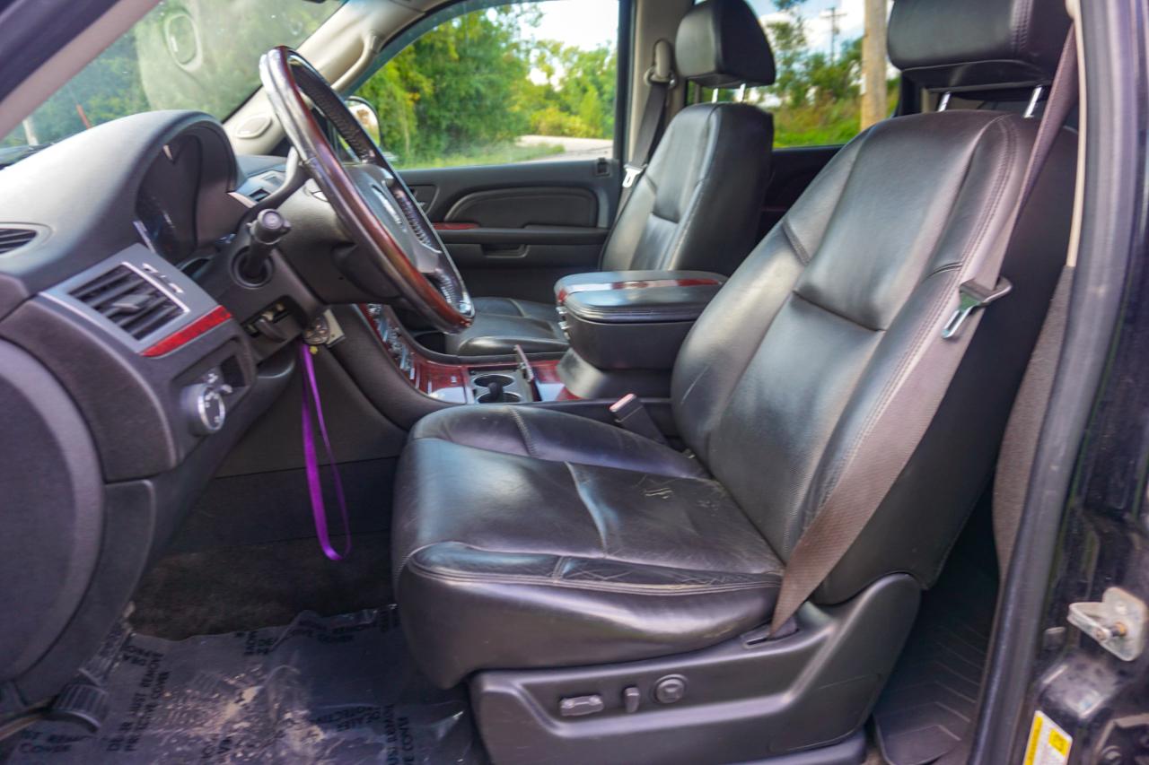 Cadillac Escalade AWD 4dr 2008
