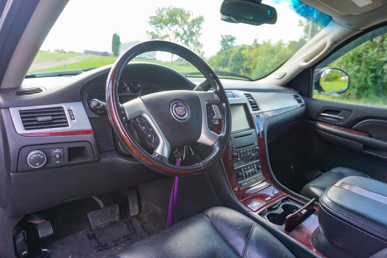 Cadillac Escalade AWD 4dr 2008