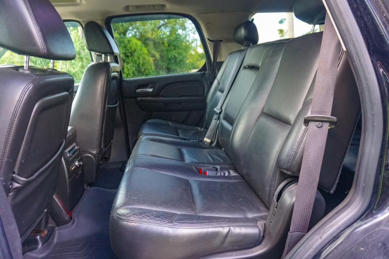 Cadillac Escalade AWD 4dr 2008