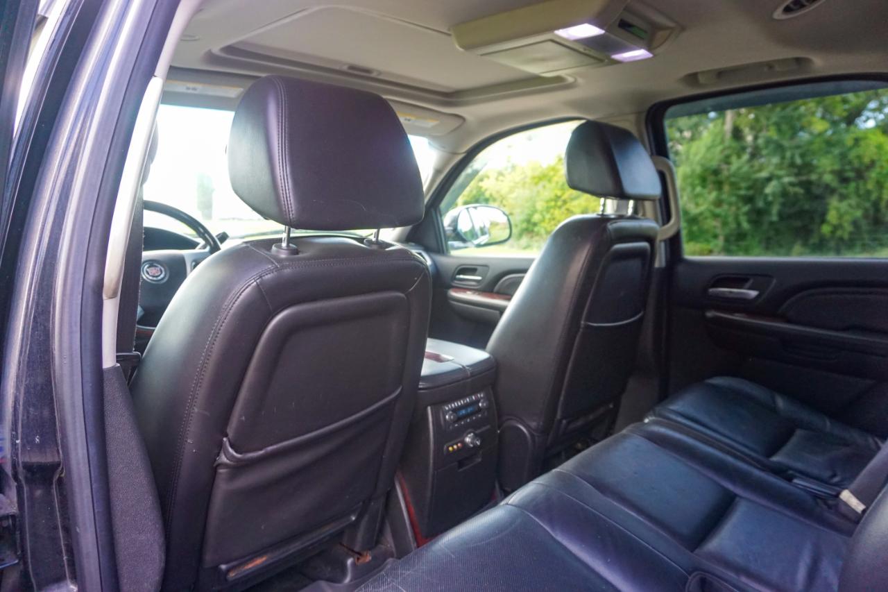 Cadillac Escalade AWD 4dr 2008