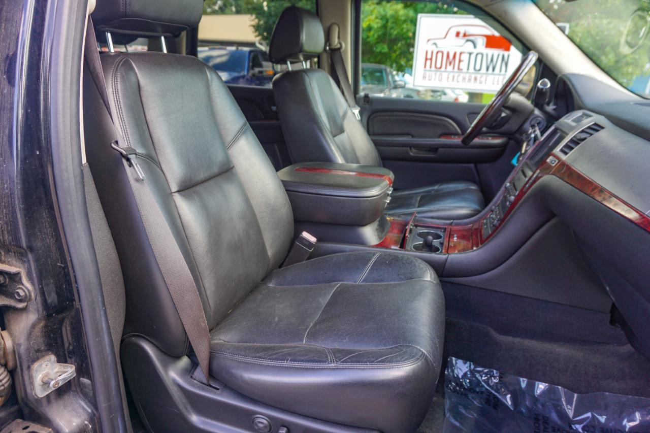 Cadillac Escalade AWD 4dr 2008