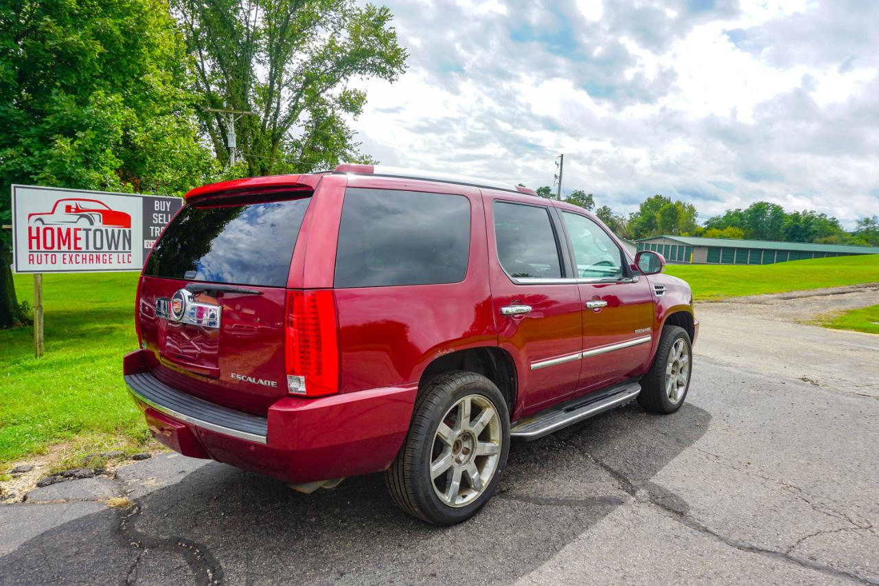 Cadillac Escalade AWD 4dr Luxury 2010