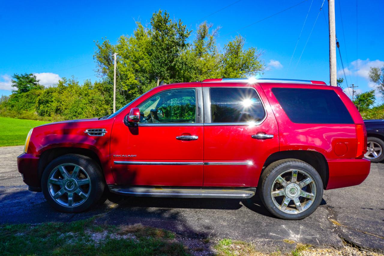 Cadillac Escalade AWD 4dr Luxury 2010