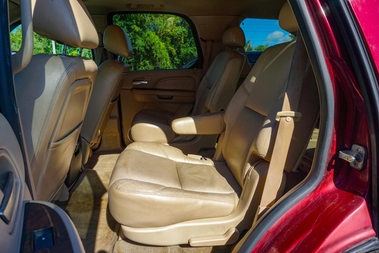 Cadillac Escalade AWD 4dr Luxury 2010