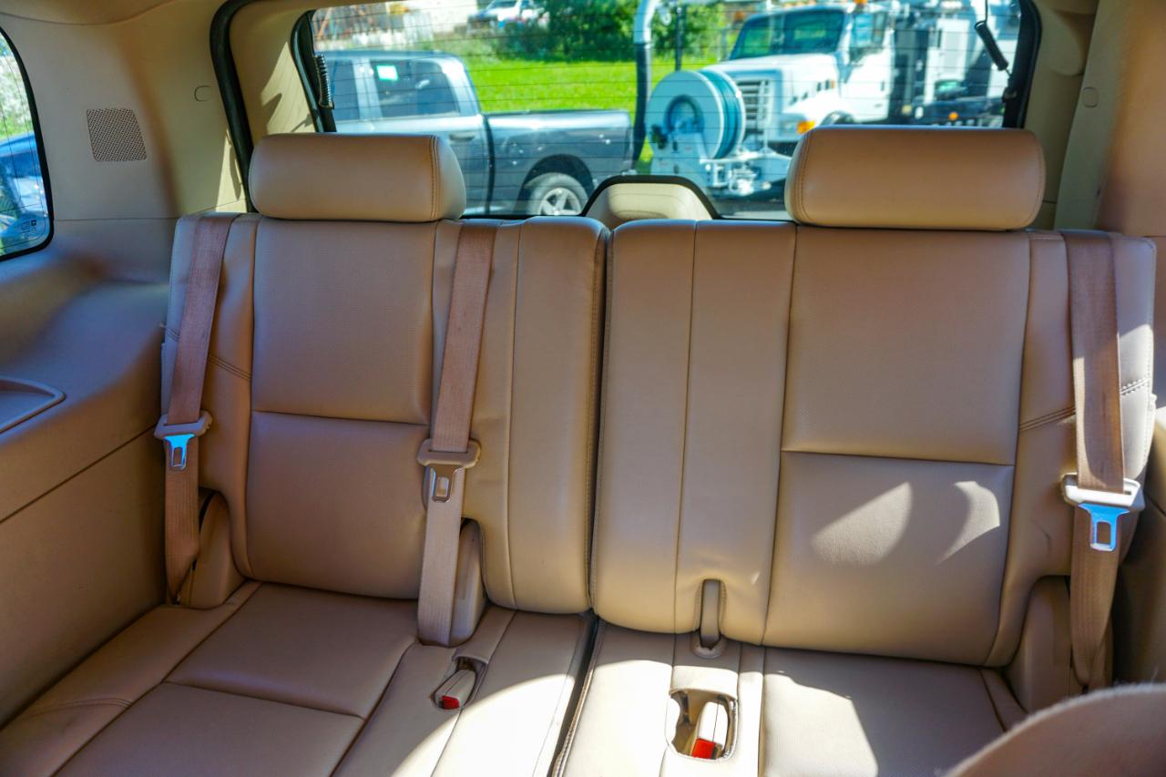Cadillac Escalade AWD 4dr Luxury 2010