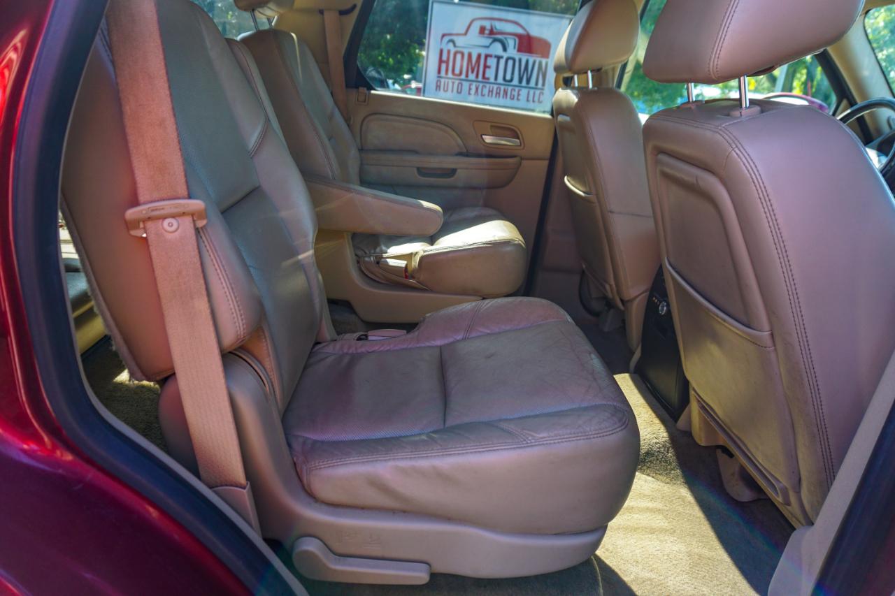 Cadillac Escalade AWD 4dr Luxury 2010