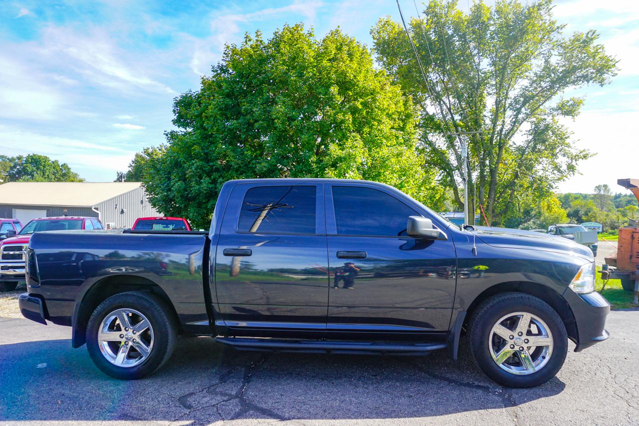 RAM 1500 Express 4x4 Crew Cab 5'7" Box 2017