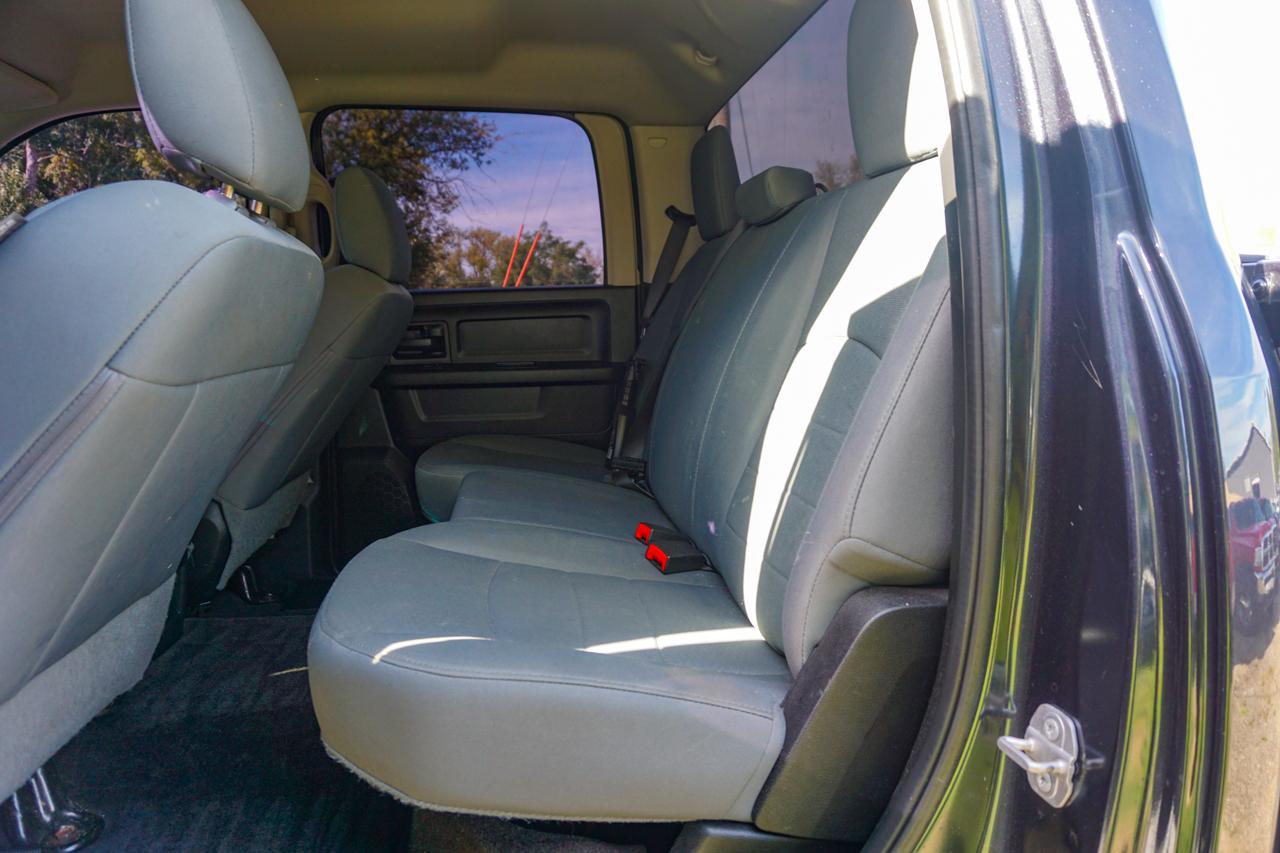 RAM 1500 Express 4x4 Crew Cab 5'7" Box 2017
