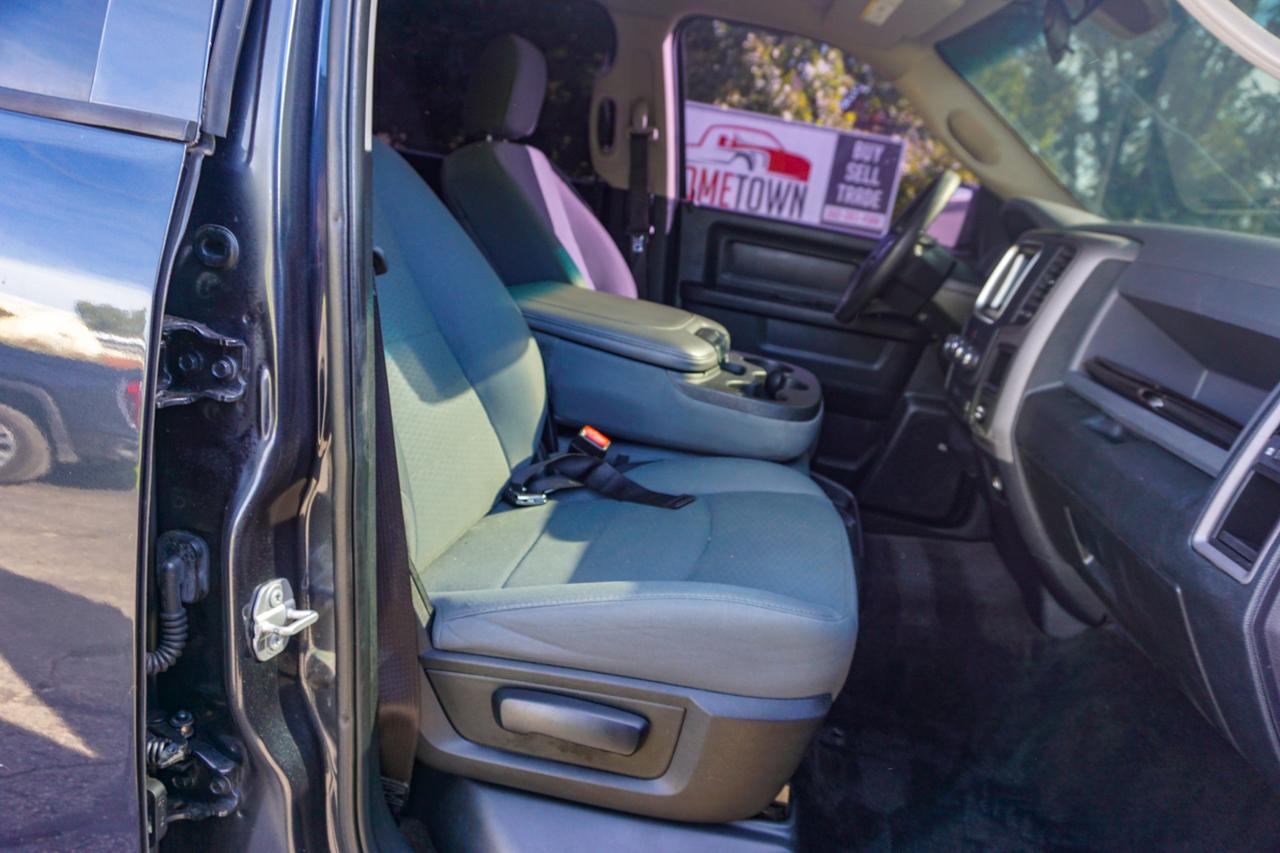 RAM 1500 Express 4x4 Crew Cab 5'7" Box 2017