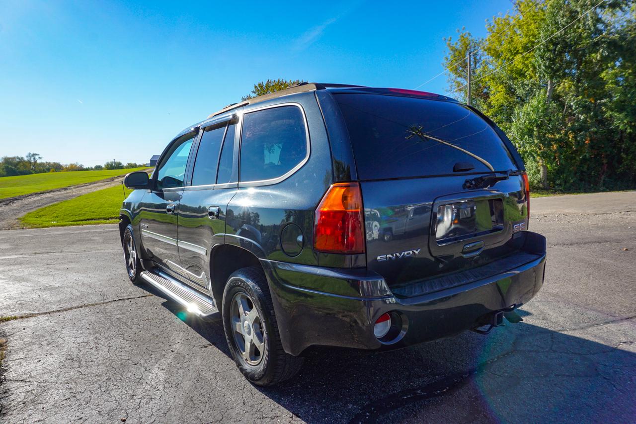 GMC Envoy 4dr 4WD SLT 2006