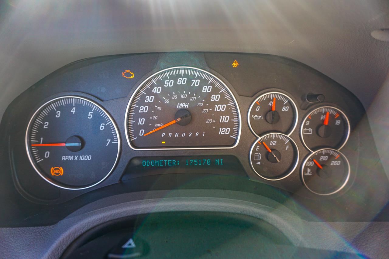 GMC Envoy 4dr 4WD SLT 2006