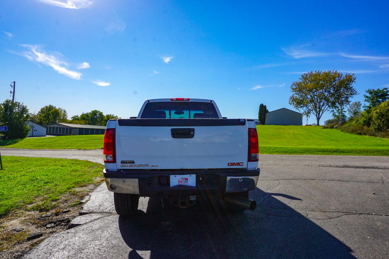 GMC Sierra 2500HD 4WD Ext Cab 144.2" SLT 2013
