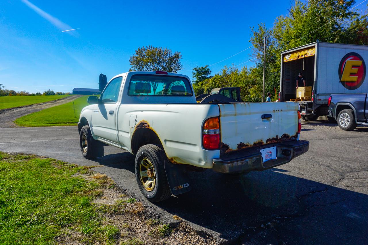 Toyota Tacoma Reg Cab Manual 4WD (Natl) 2004