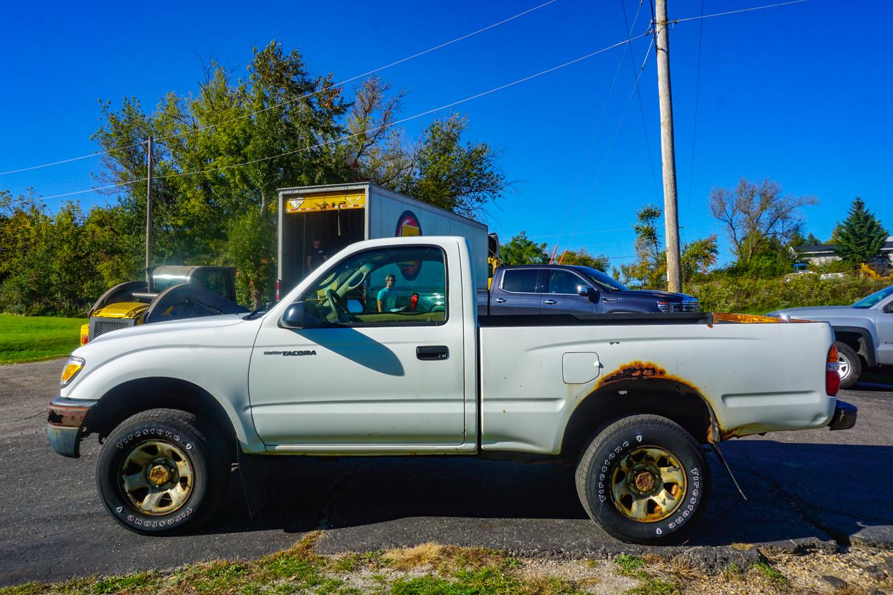Toyota Tacoma Reg Cab Manual 4WD (Natl) 2004