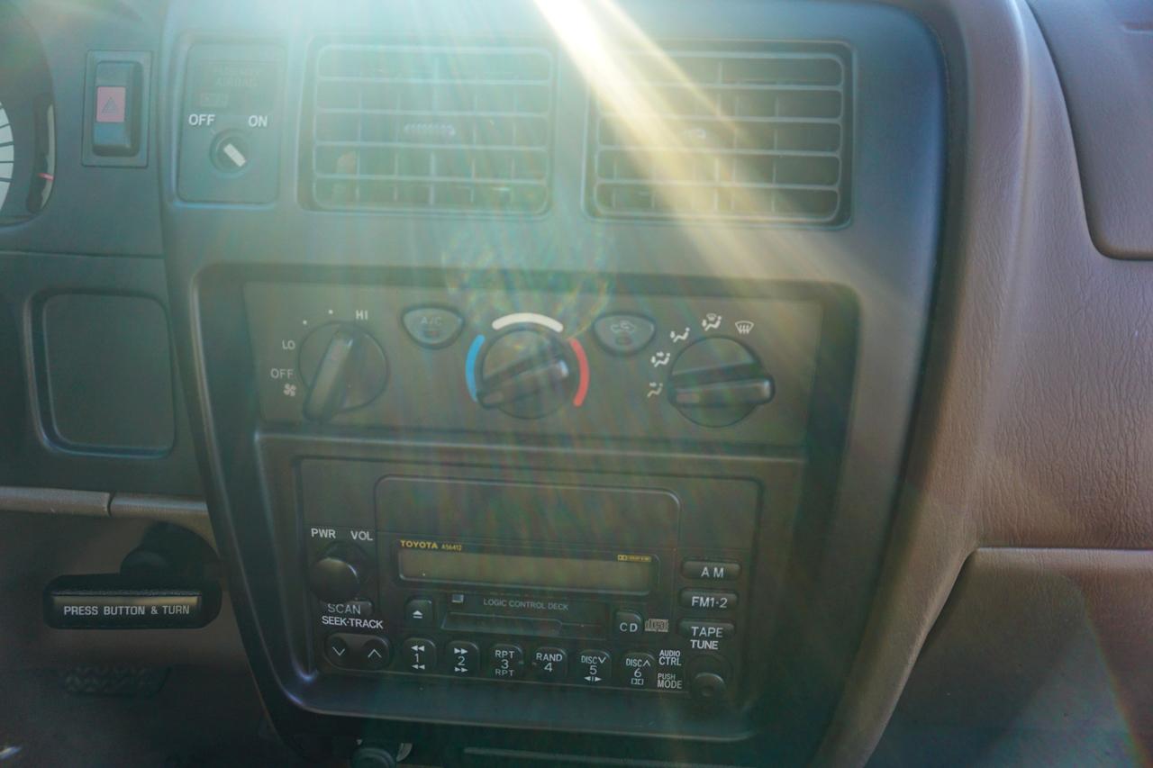Toyota Tacoma Reg Cab Manual 4WD (Natl) 2004