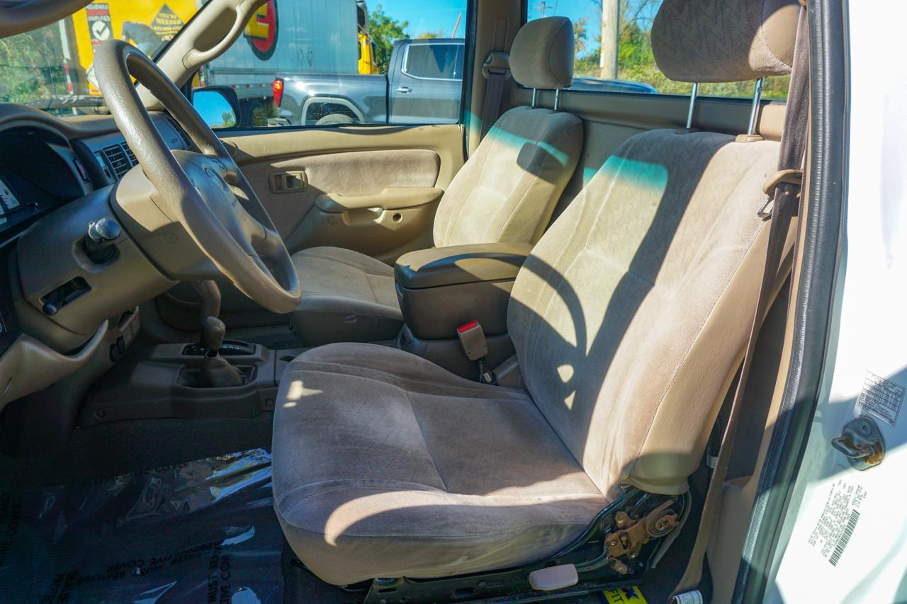 Toyota Tacoma Reg Cab Manual 4WD (Natl) 2004