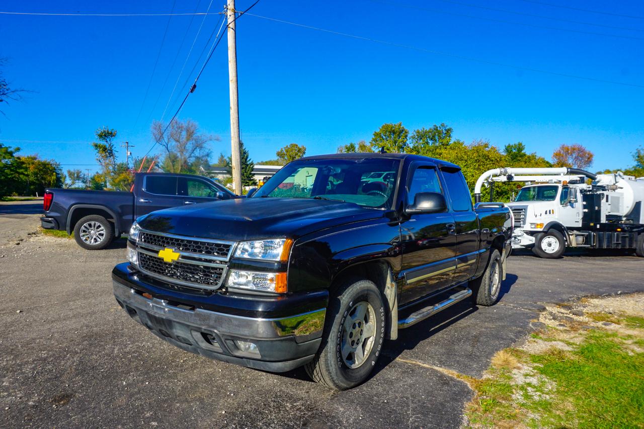 Chevrolet Silverado 1500 Ext Cab 134.0" WB 4WD LT3 2006