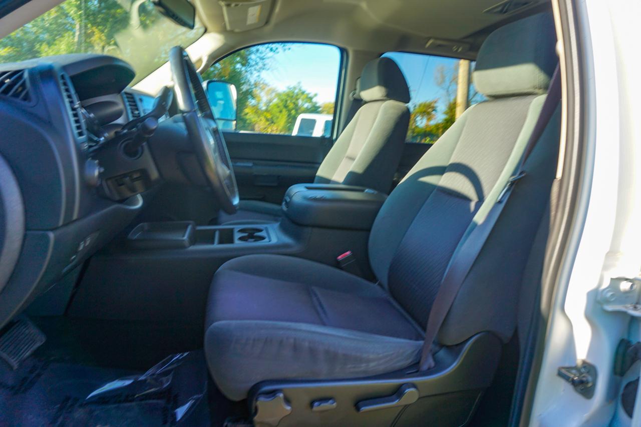 Chevrolet Silverado 2500HD 4WD Crew Cab 153" LT 2009