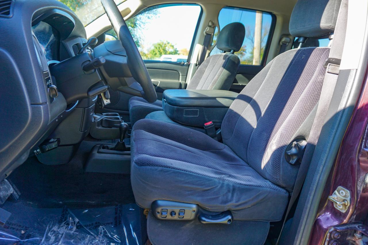 Dodge Ram 2500 4dr Quad Cab 140.5" WB 4WD SLT 2004