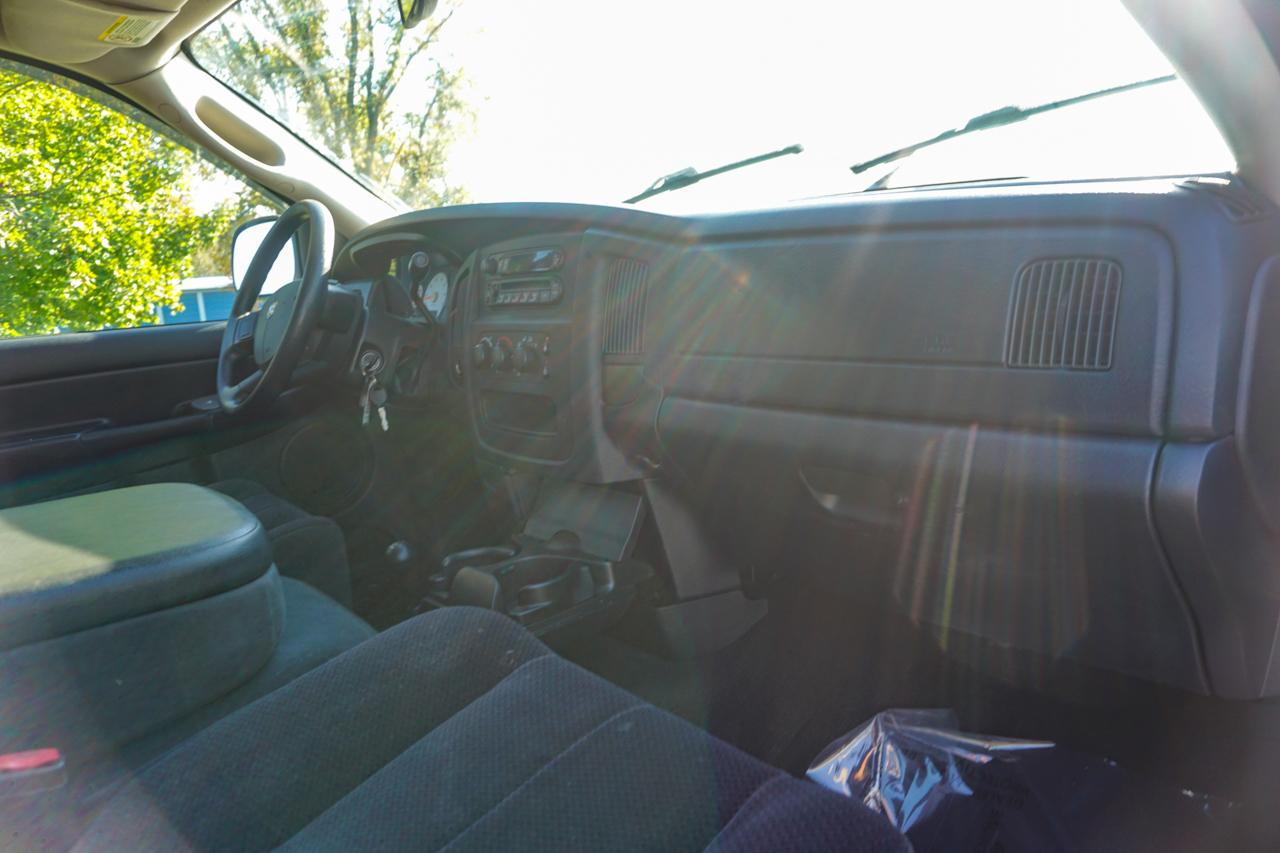 Dodge Ram 2500 4dr Quad Cab 140.5" WB 4WD SLT 2004