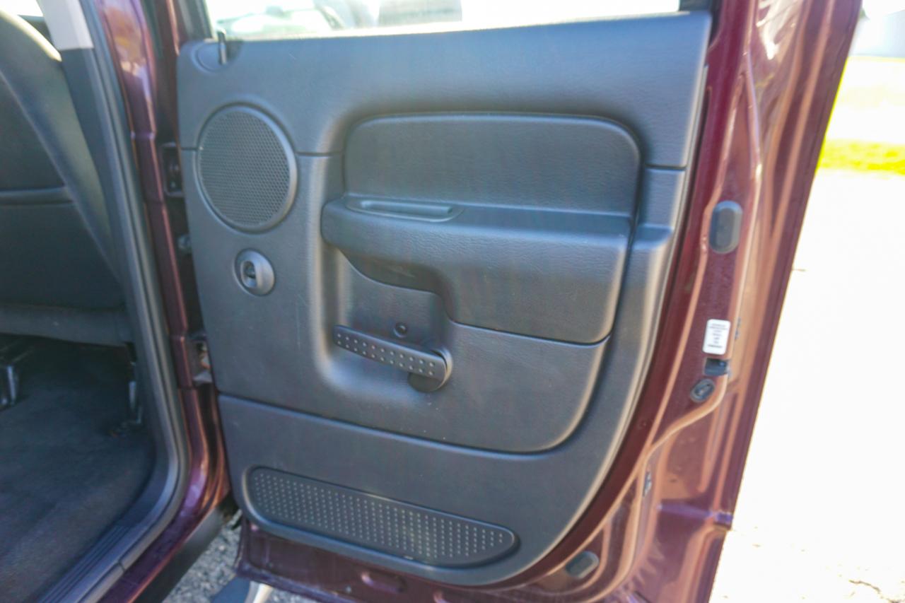 Dodge Ram 2500 4dr Quad Cab 140.5" WB 4WD SLT 2004