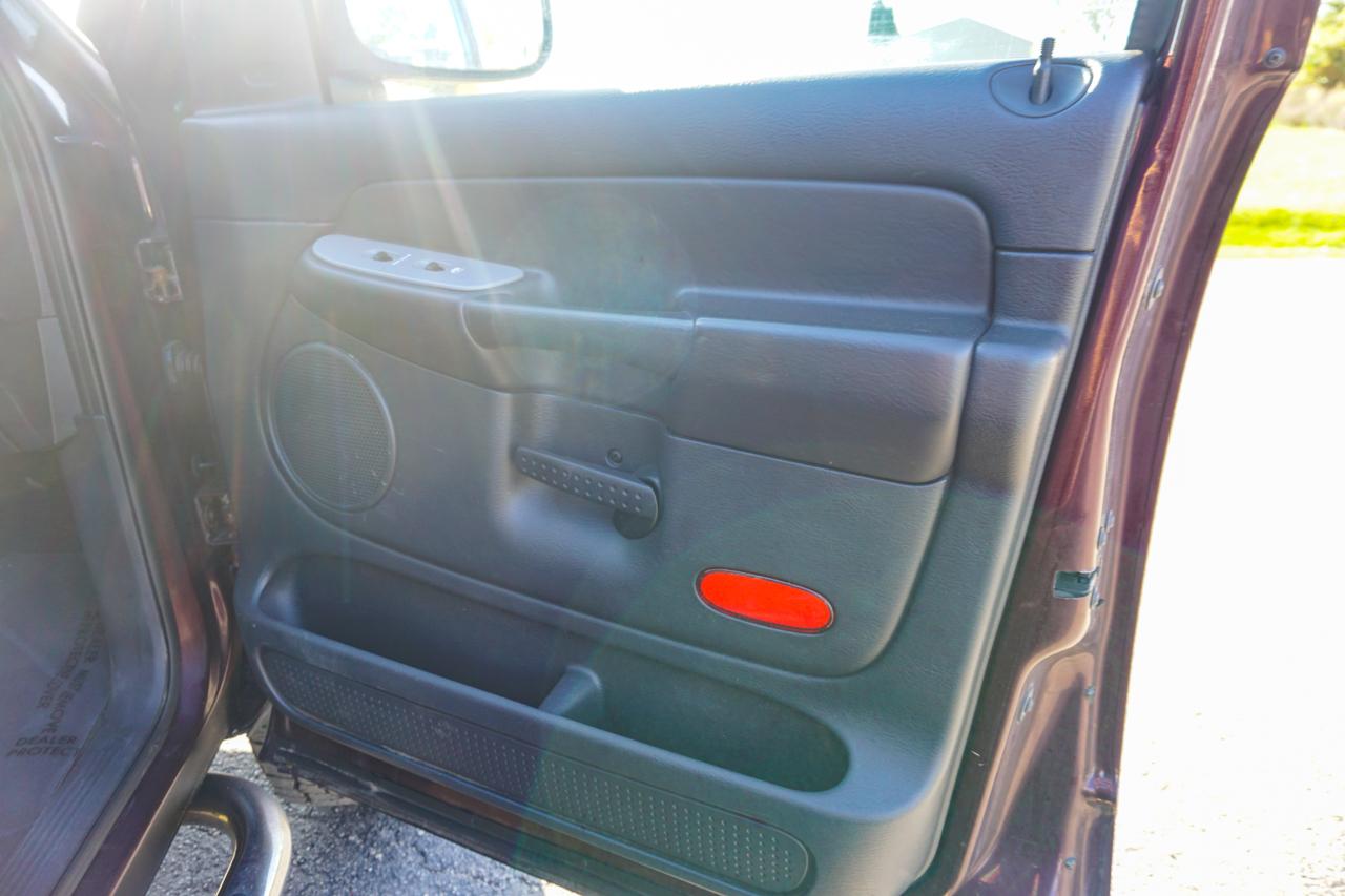 Dodge Ram 2500 4dr Quad Cab 140.5" WB 4WD SLT 2004