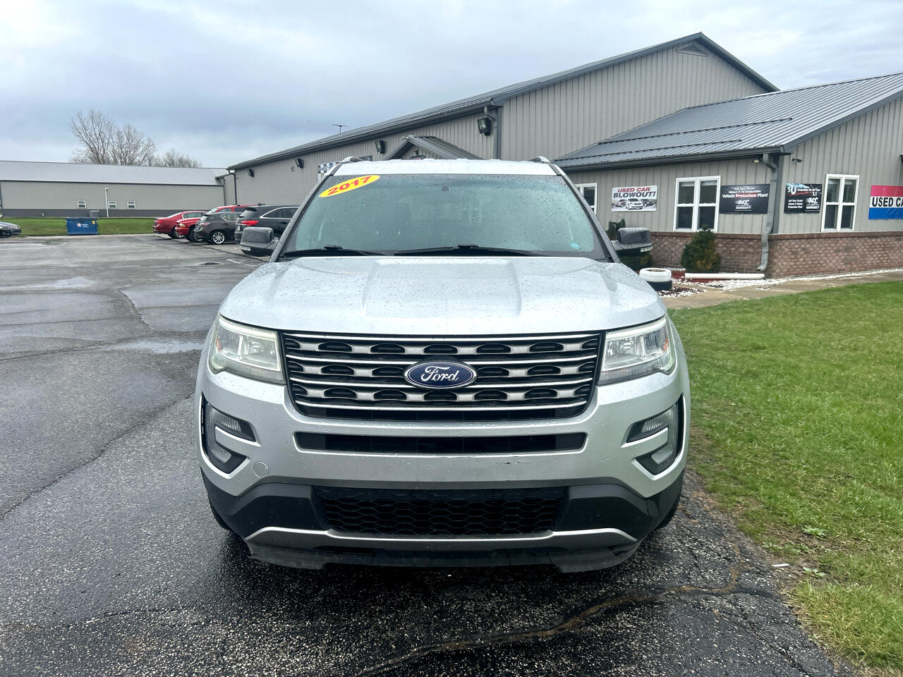 2017 Ford Explorer XLT photo 2