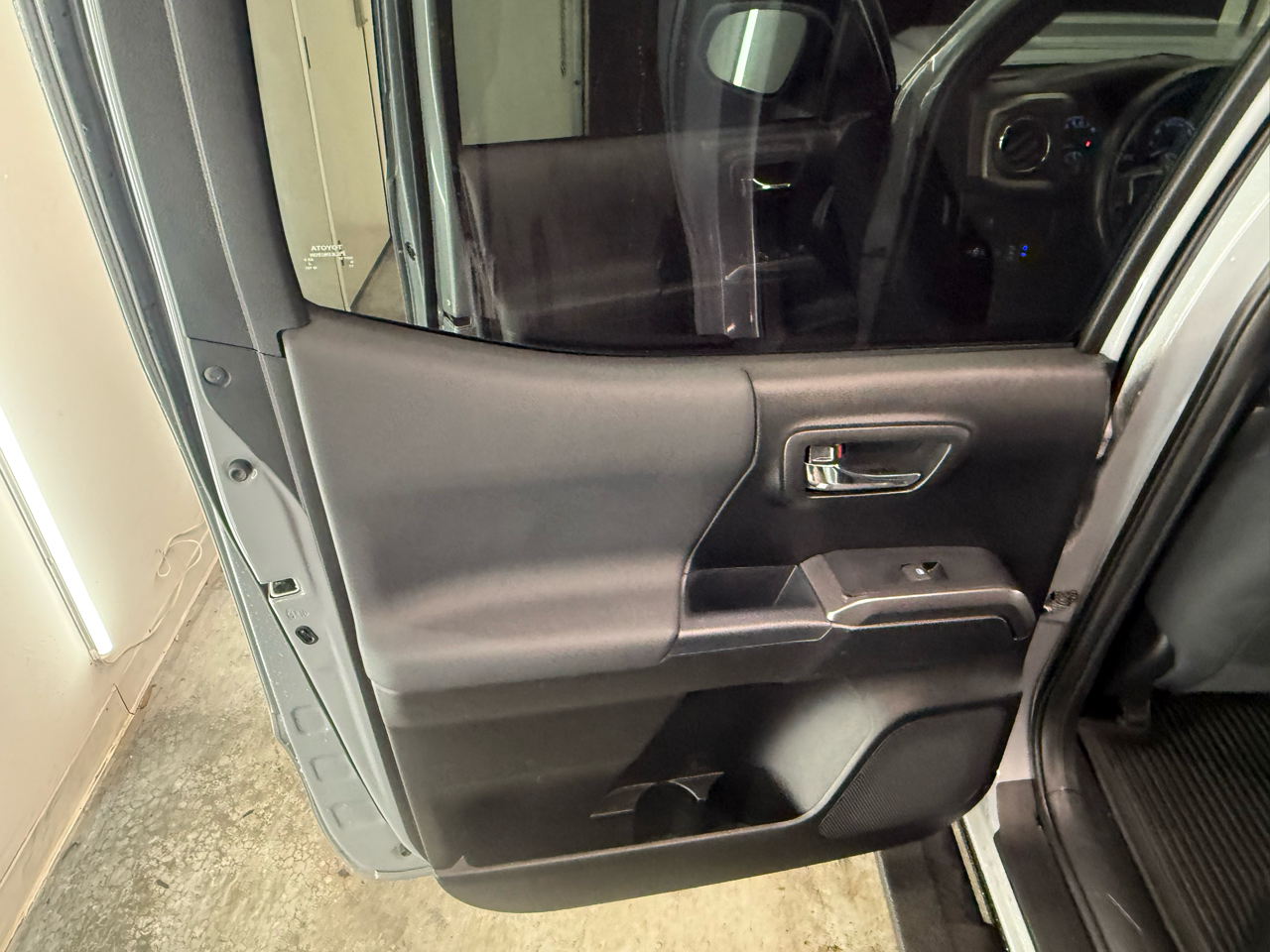 Toyota Tacoma 2WD Double Cab V6 AT TRD Sport (Natl) 2021