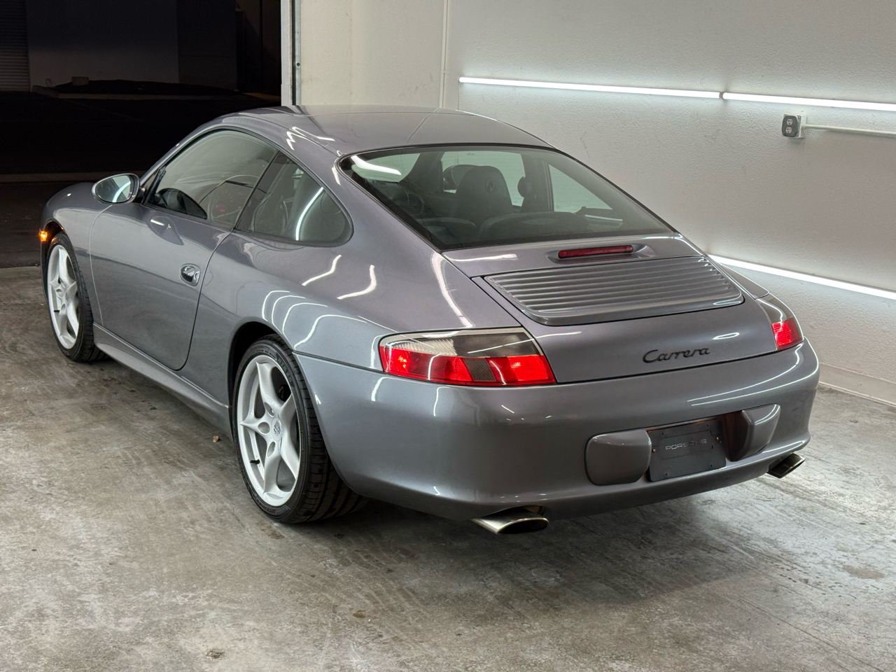 Porsche 911 Carrera Coupe 2003