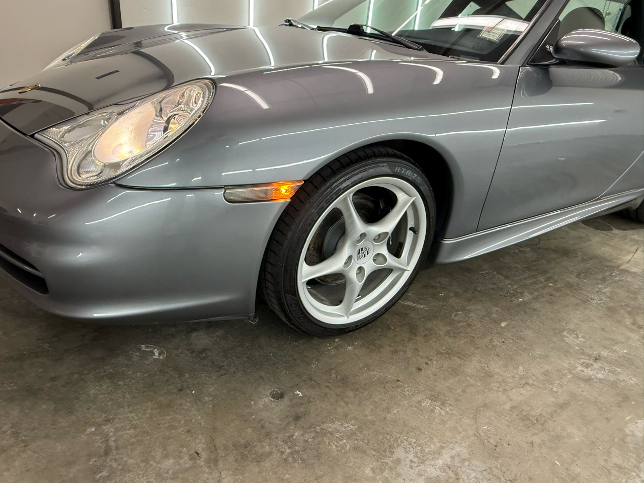 Porsche 911 Carrera Coupe 2003