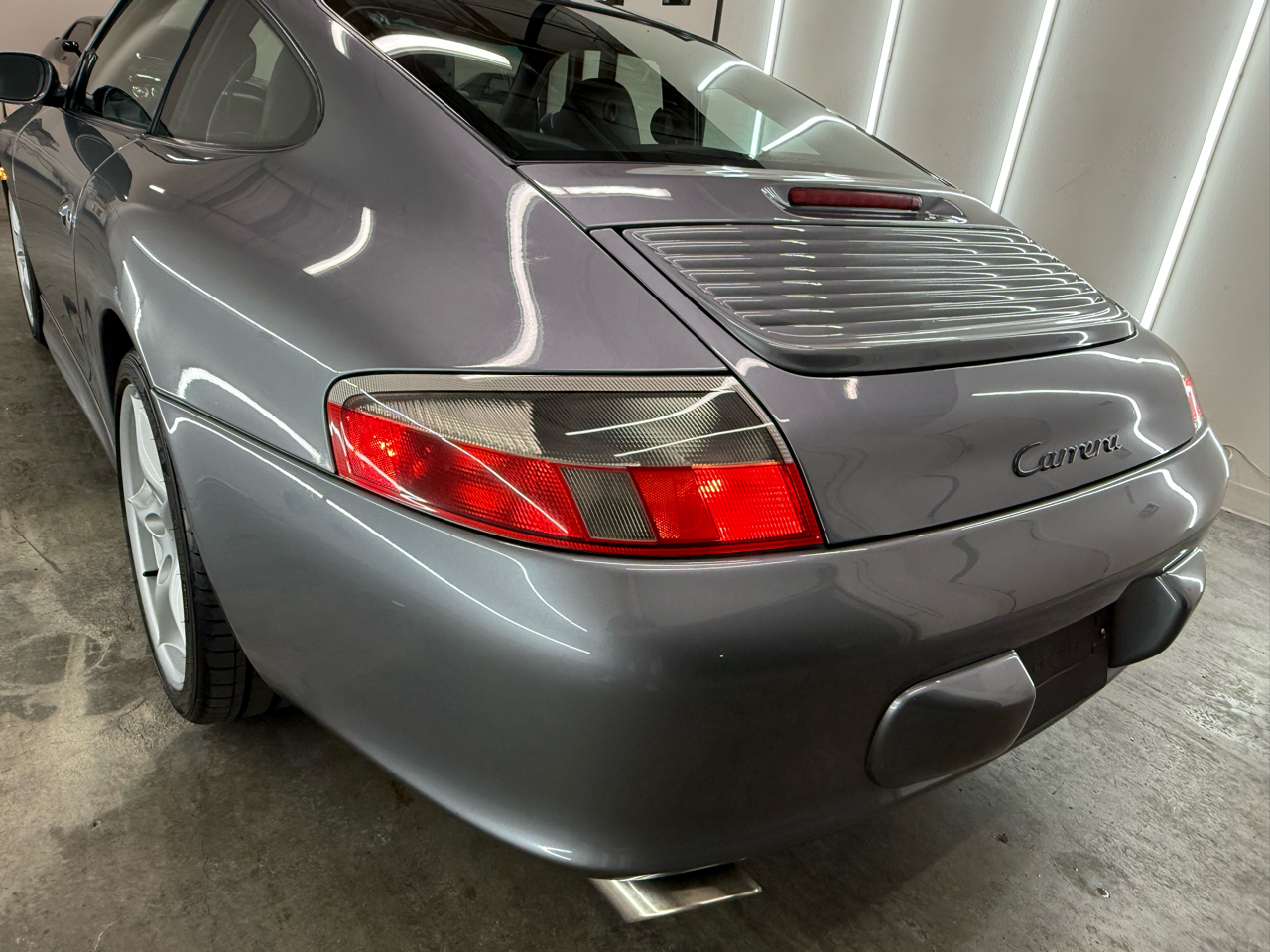 Porsche 911 Carrera Coupe 2003