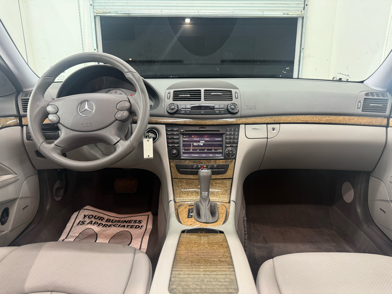 Mercedes-Benz E-Class E350 Luxury Sedan 2009
