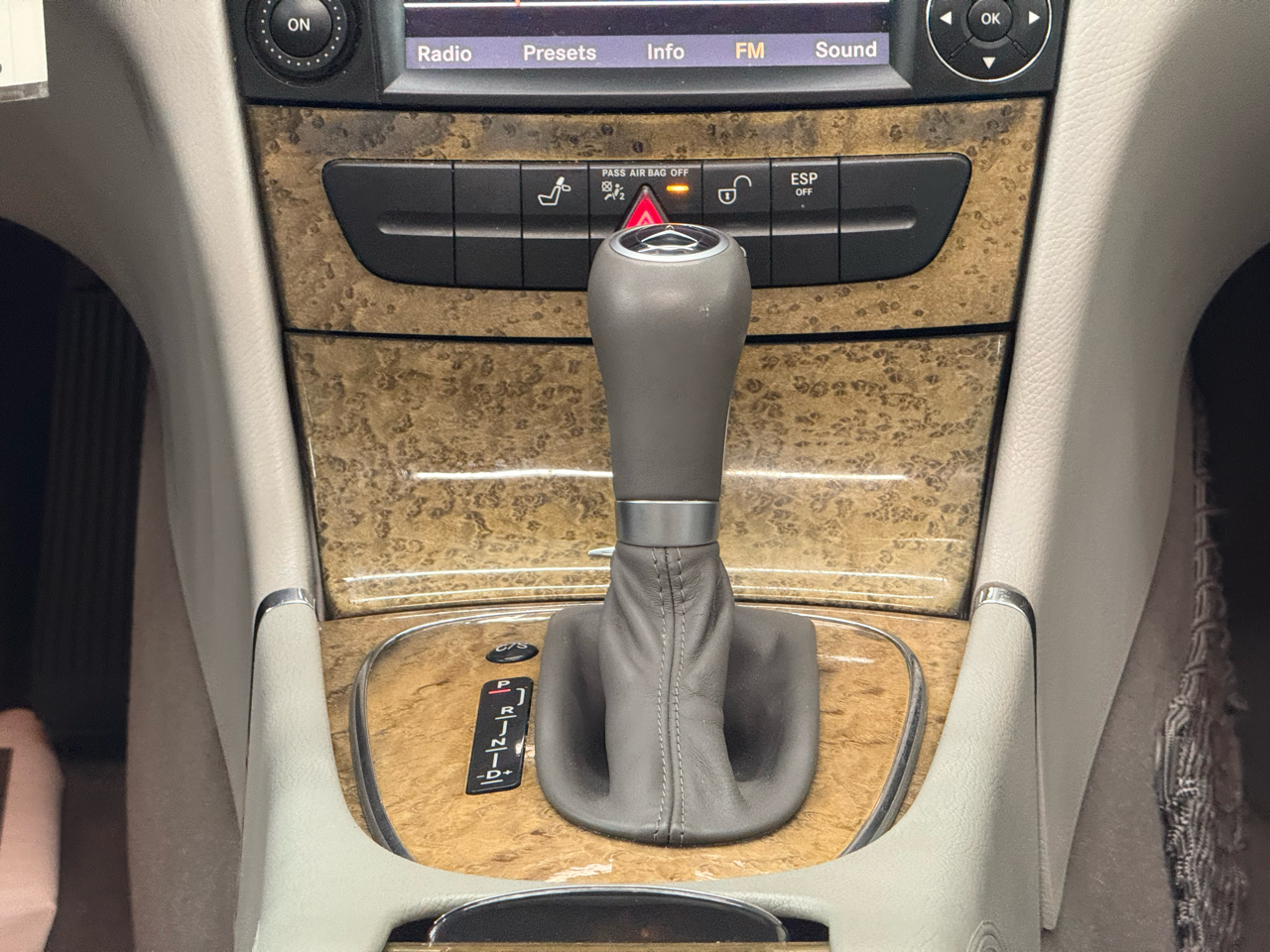 Mercedes-Benz E-Class E350 Luxury Sedan 2009